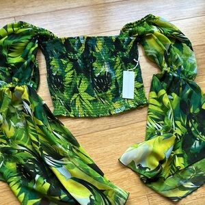 Live 4 Truth Black and Green Puff Sleeve Smocked Crop Blouse